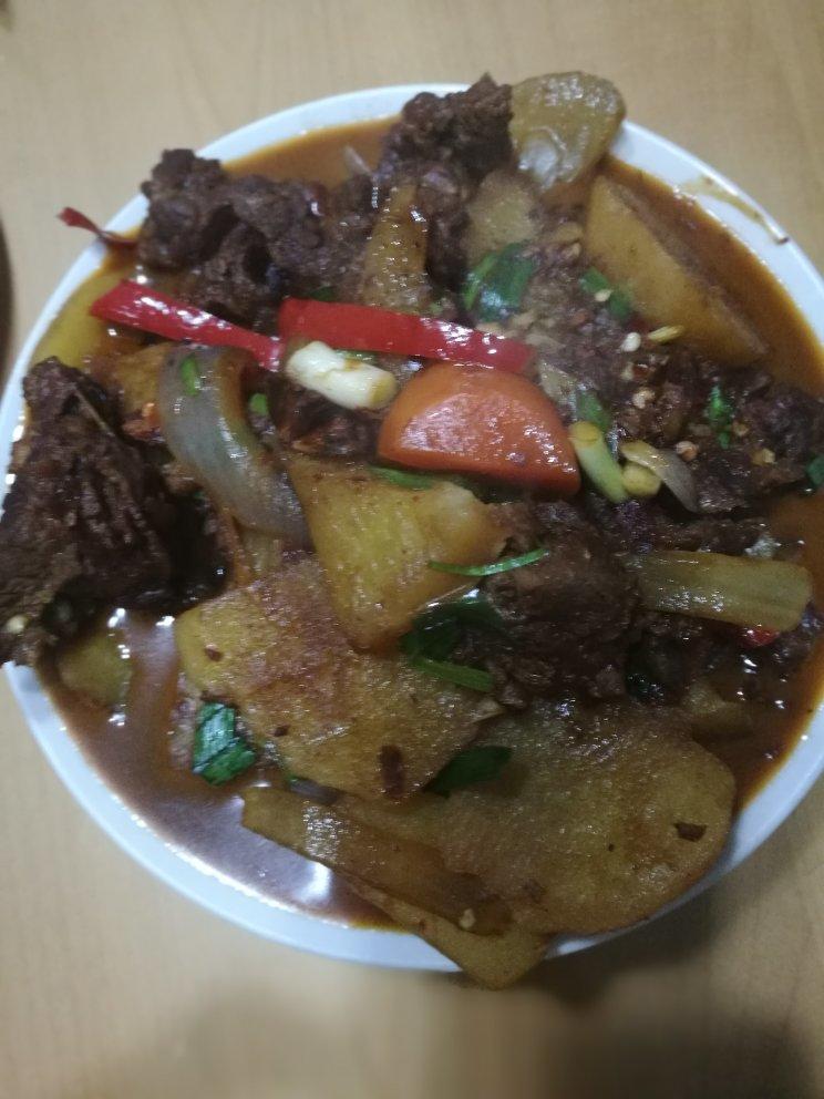 红烧牛肉土豆 （独家秘制）