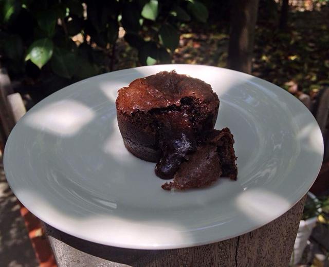 巧克力熔岩蛋糕 15分钟家庭制作