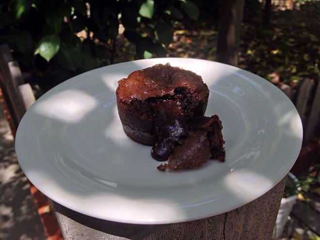 巧克力熔岩蛋糕 15分钟家庭制作的做法