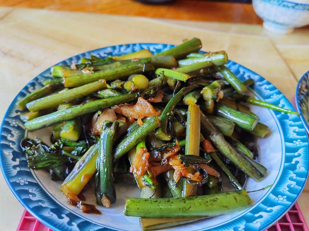 蘑菇蛋子做的炝炒红菜苔