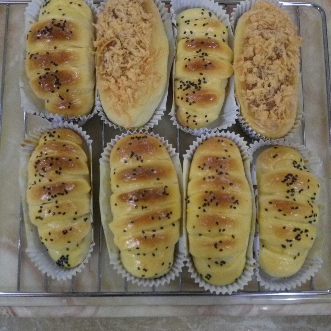 毛毛虫肉松面包