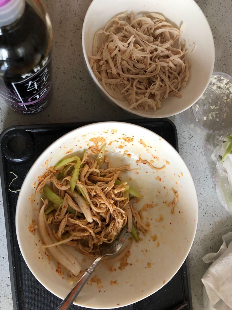 夏日开胃菜 凉拌鸡丝（手撕鸡）