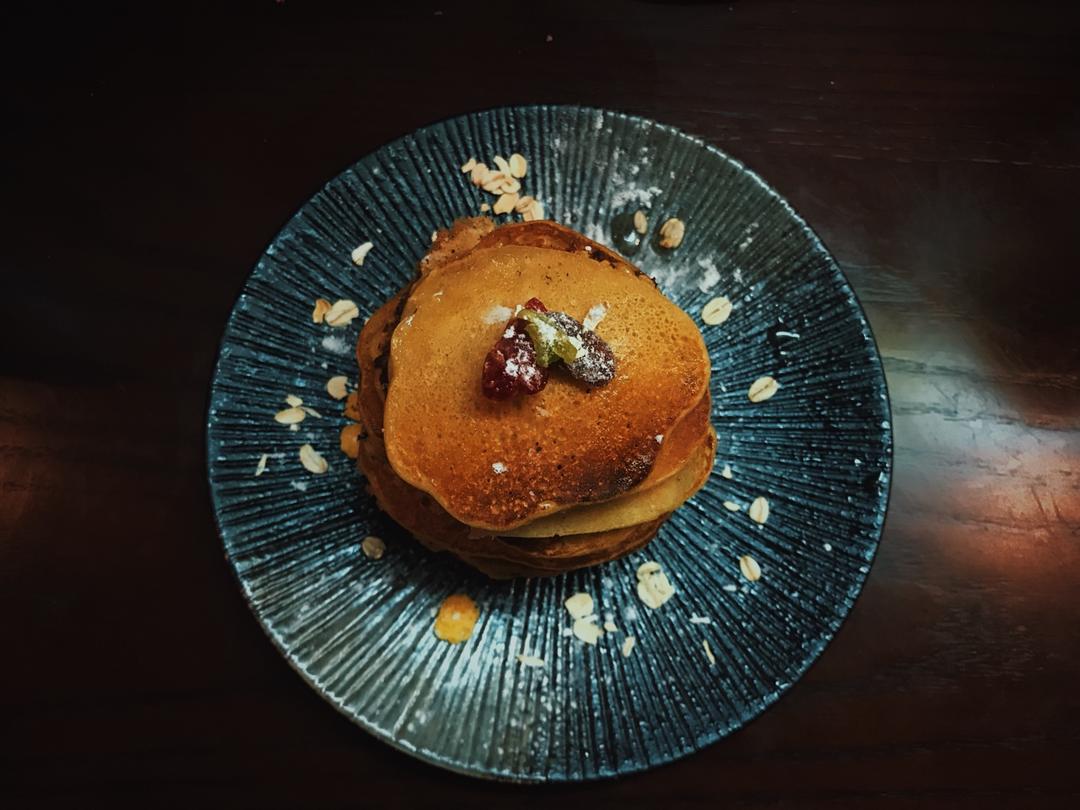 【减脂早餐】无油香蕉松饼（超简单）