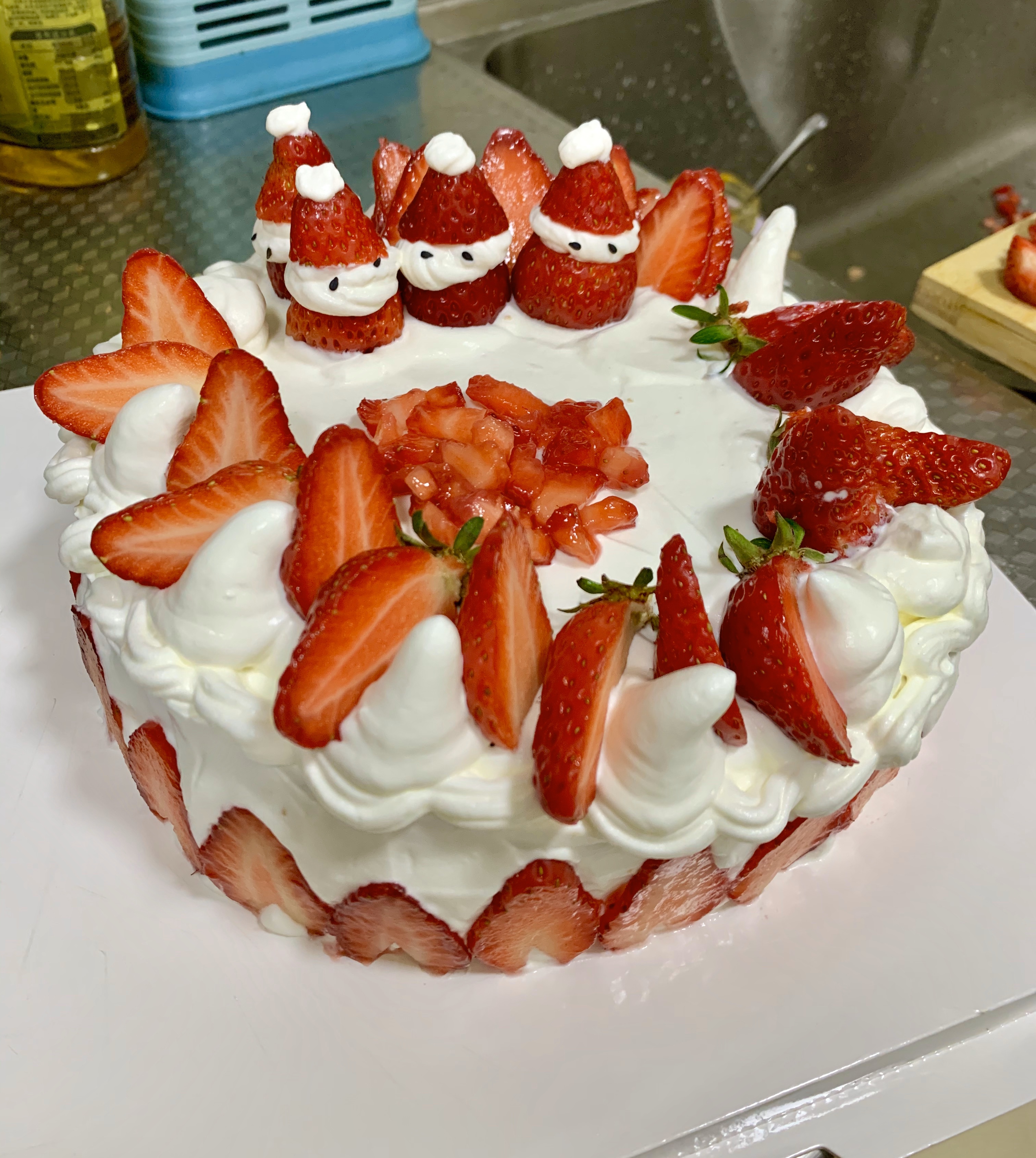 8寸草莓奶油蛋糕🎂的做法