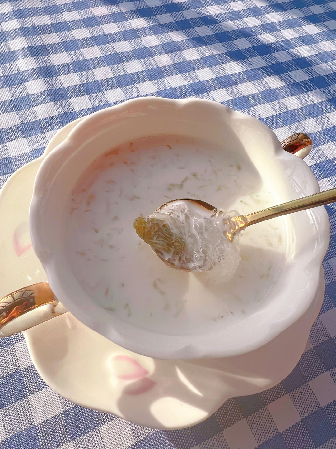 鲜奶炖燕窝