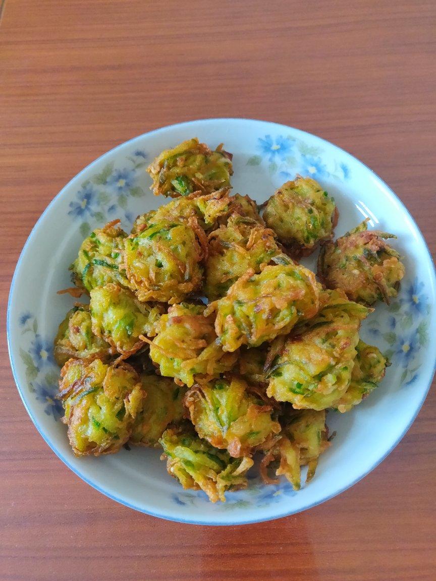 炸萝卜丸子