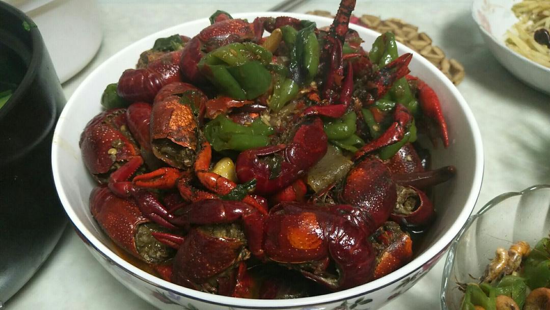 香辣小龙虾-超详细处理干净步骤！