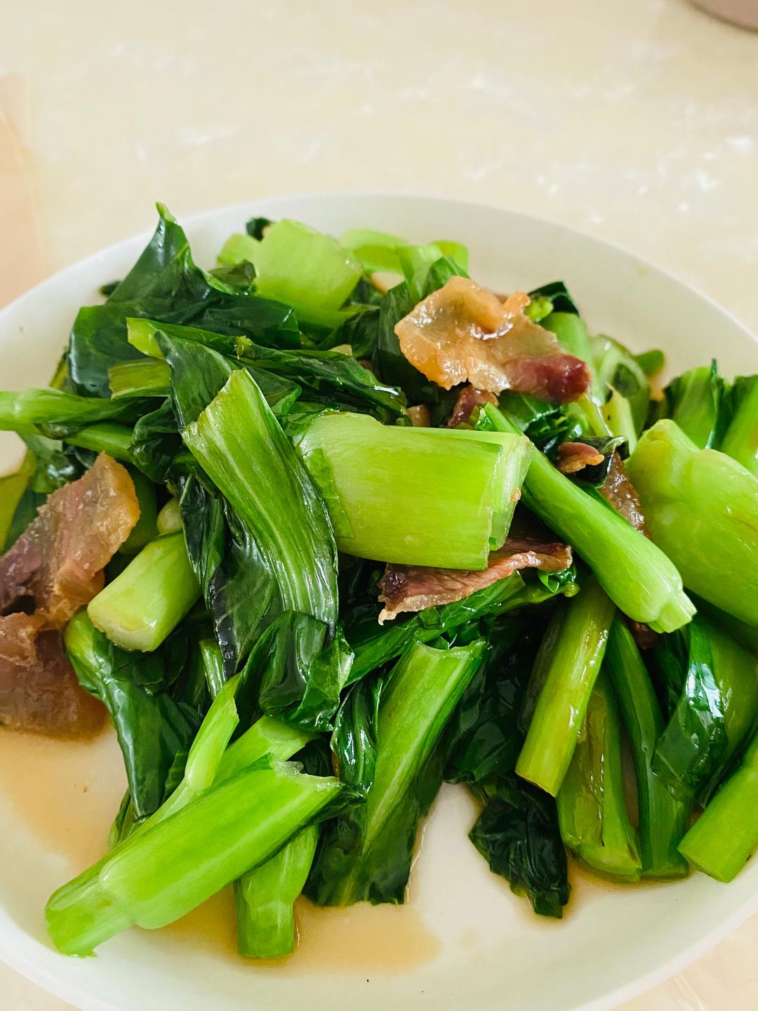 春天味道专属1⃣️：腊肉炒菜苔