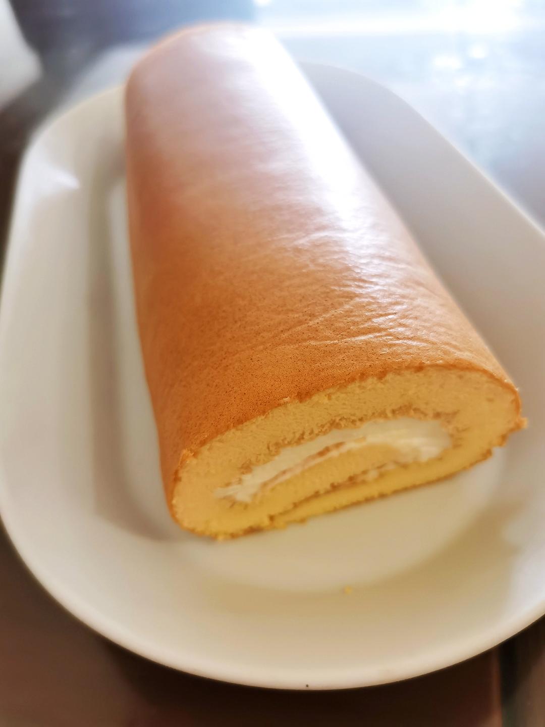 超详细的瑞士卷奶油蛋糕卷原味蛋糕卷的制作方法 饱满不掉皮不开裂（附模具换算方法）