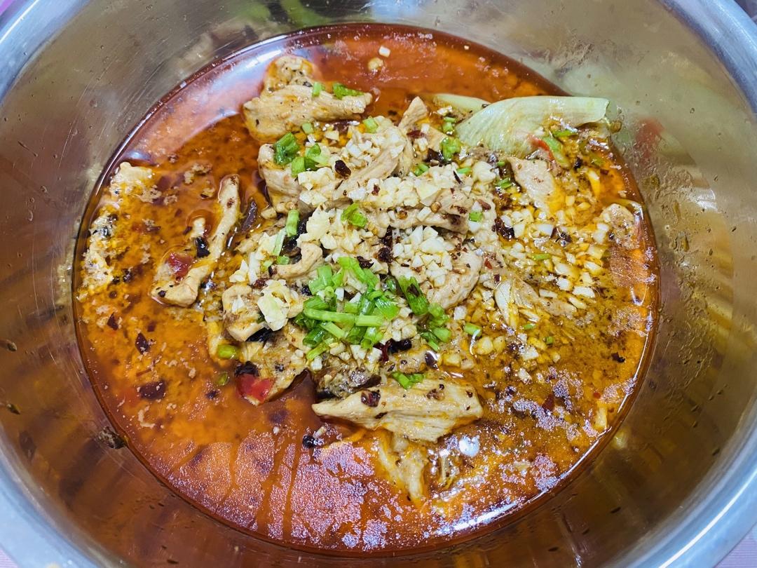 厨师长教你：“水煮肉片”的正宗做法，这味道真的很四川