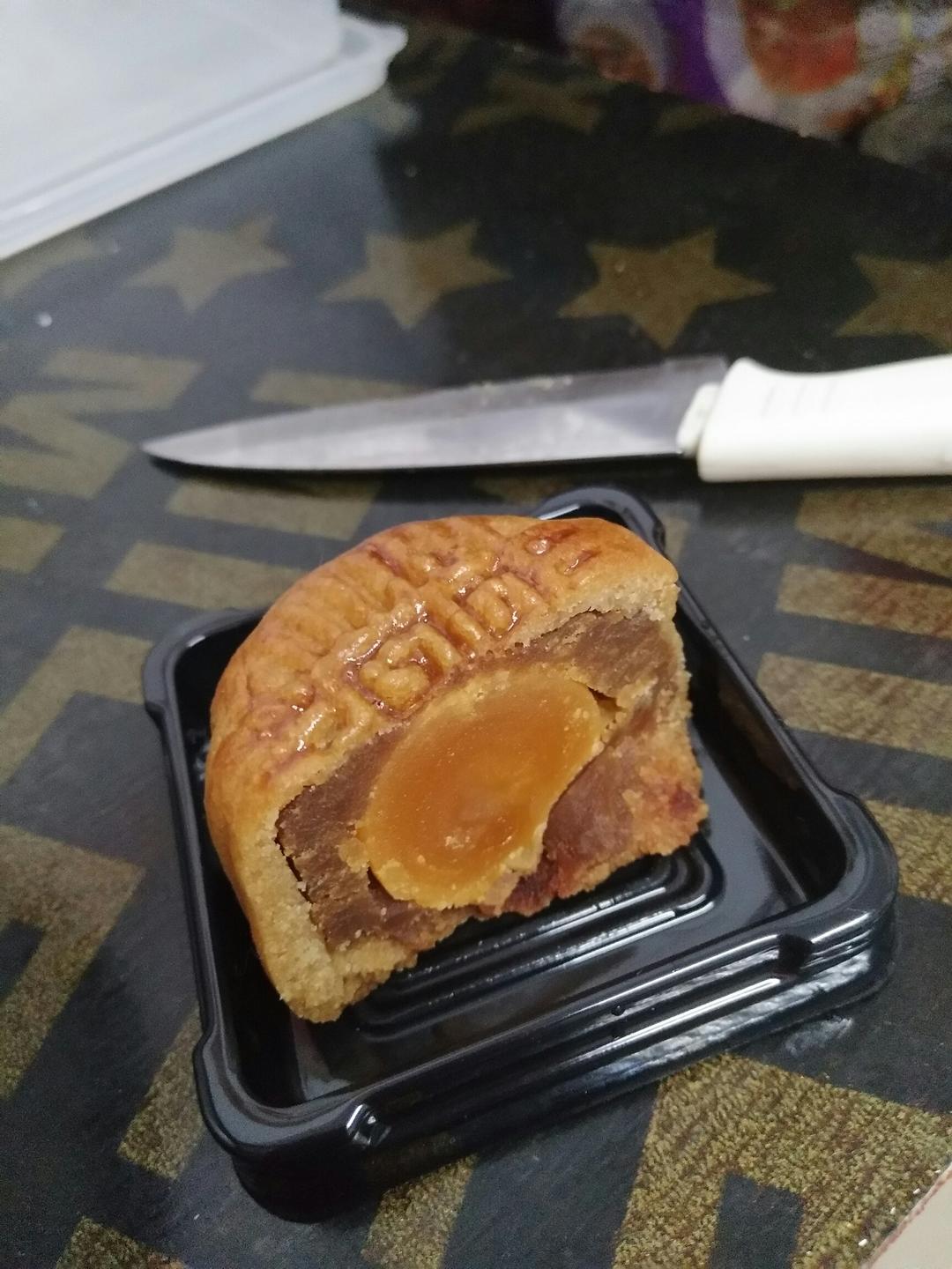 广式月饼——蛋黄莲蓉月饼