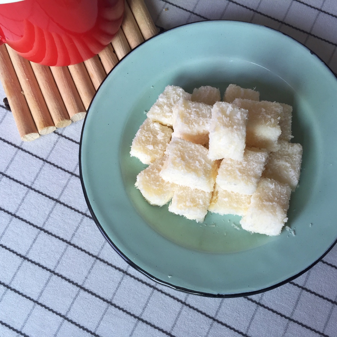 完胜85度C牛奶椰丝小方