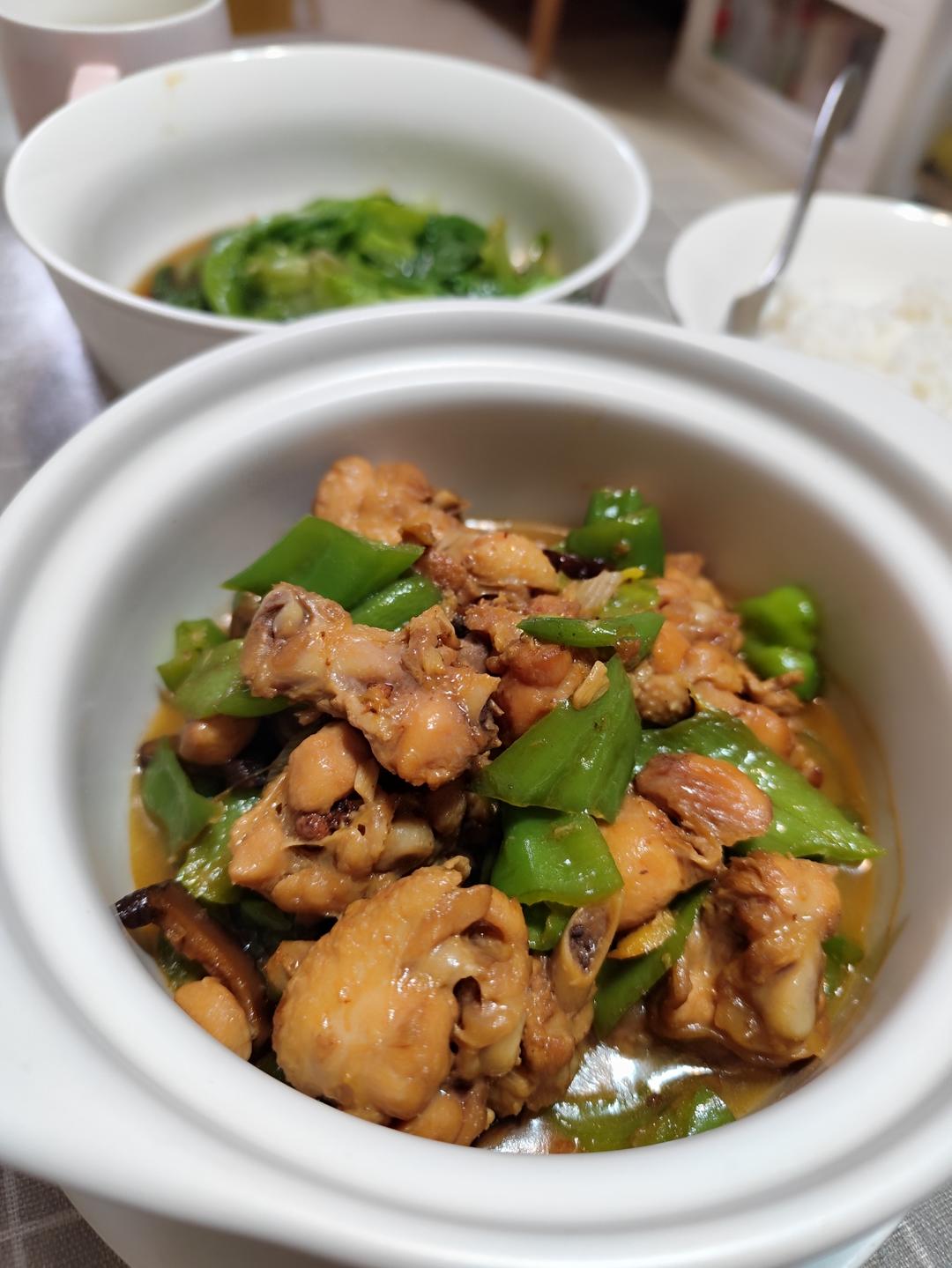 自制黄焖鸡真的绝了好吃到爆炸不夸张