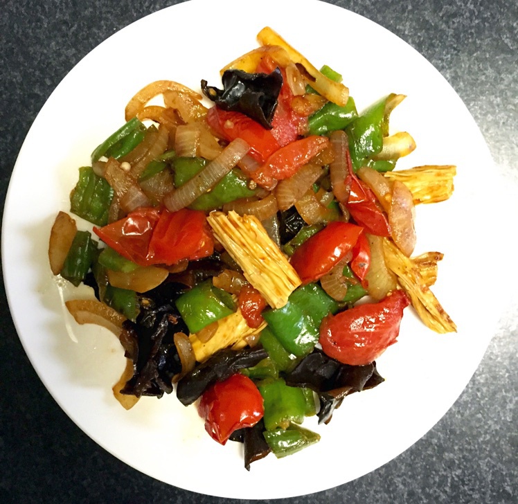 青椒木耳炒腐竹