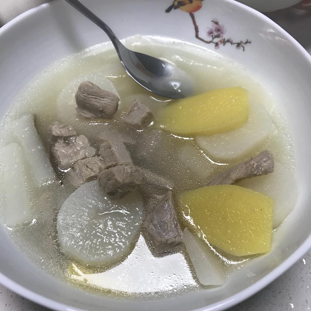 白萝卜肉汤