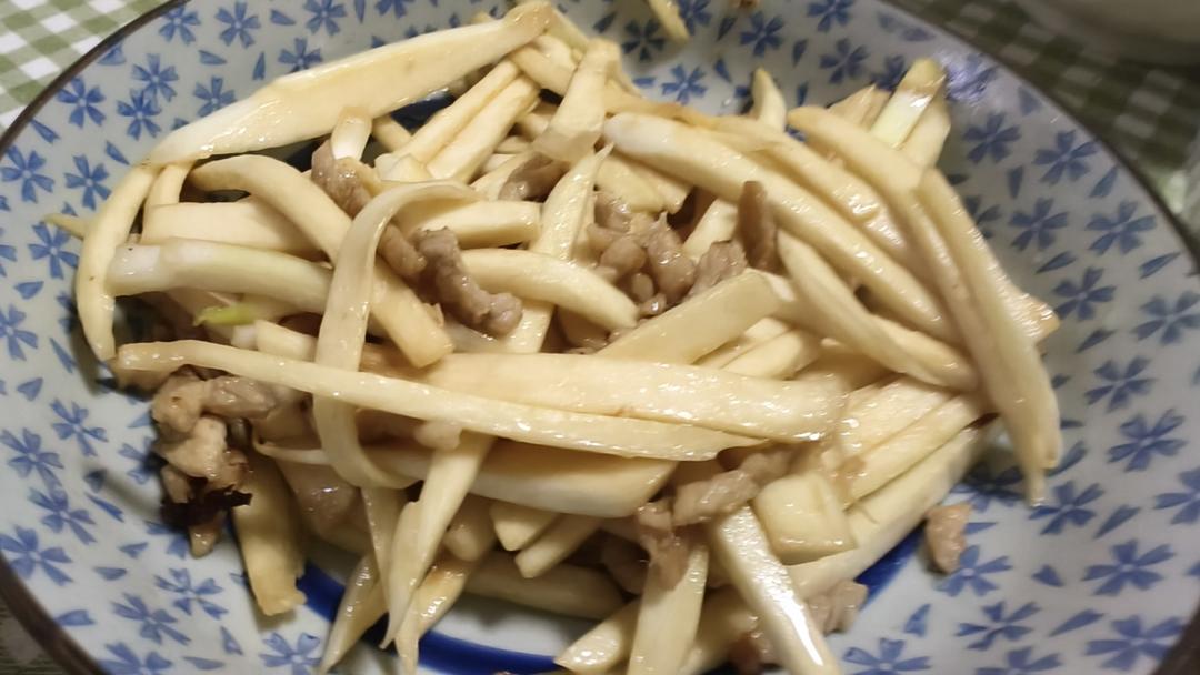 茭白这样做百吃不厌，茭白炒肉