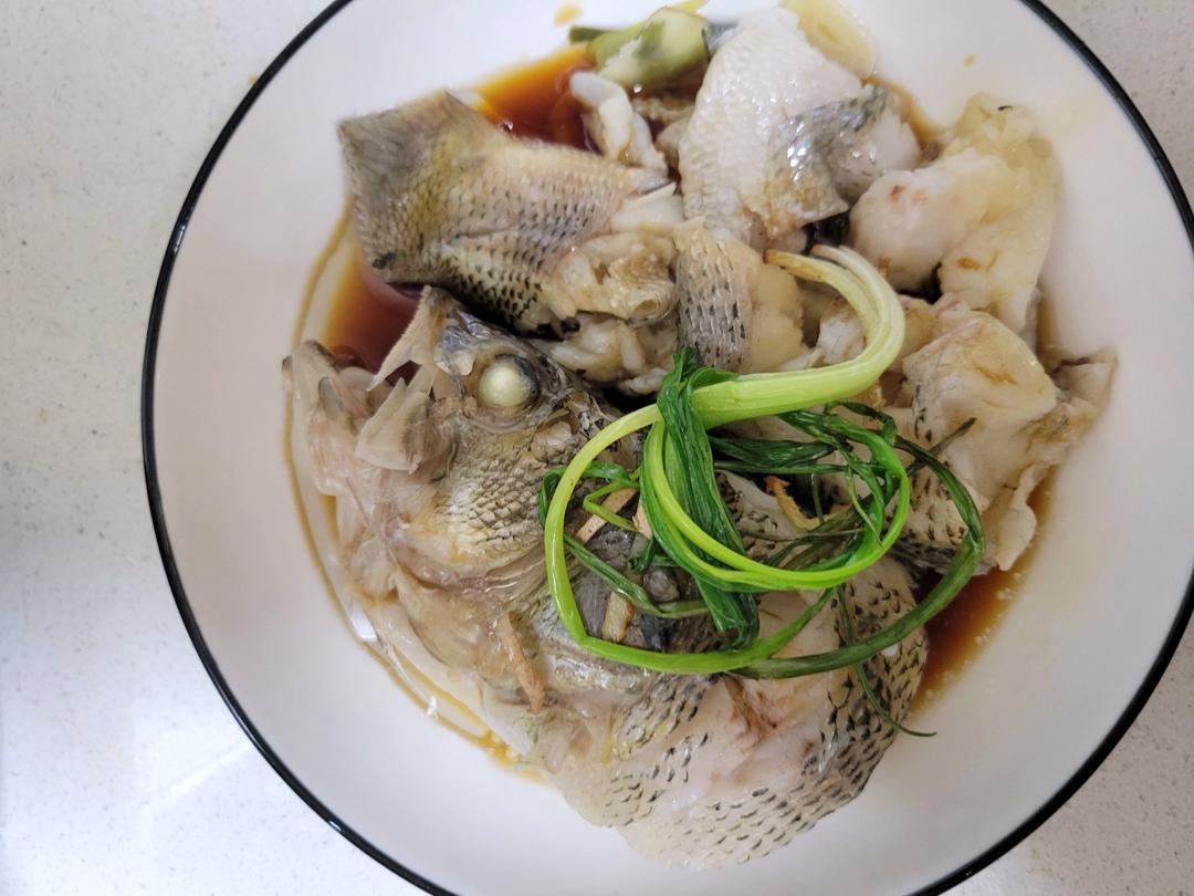 清蒸鲈鱼