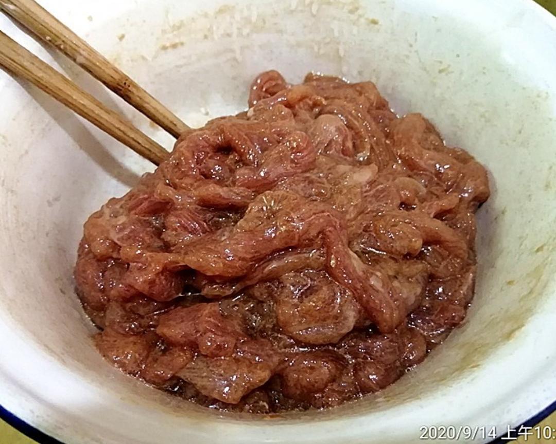 韭菜肉丝豆腐泡的做法 步骤2