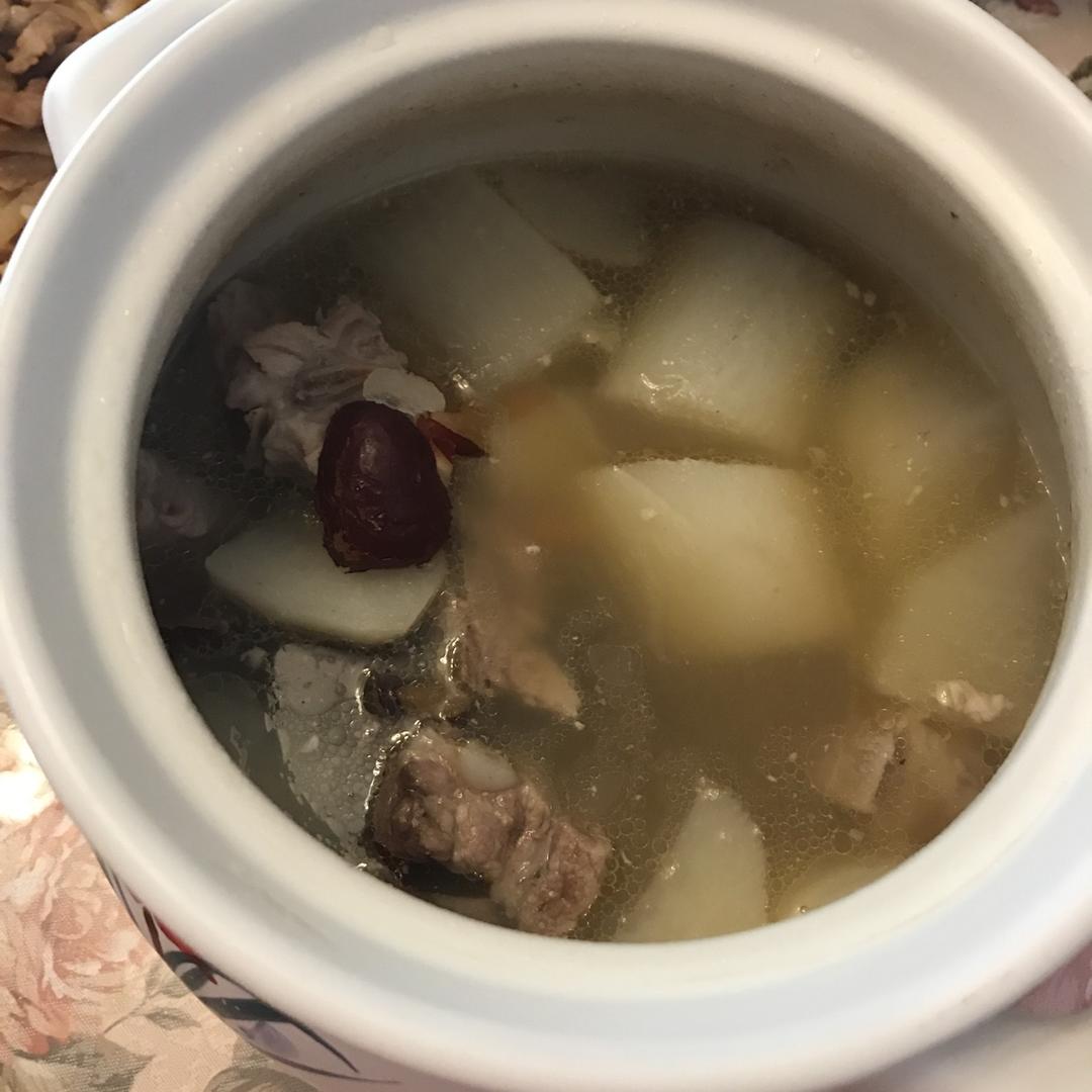 排骨萝卜汤---秋冬养生汤