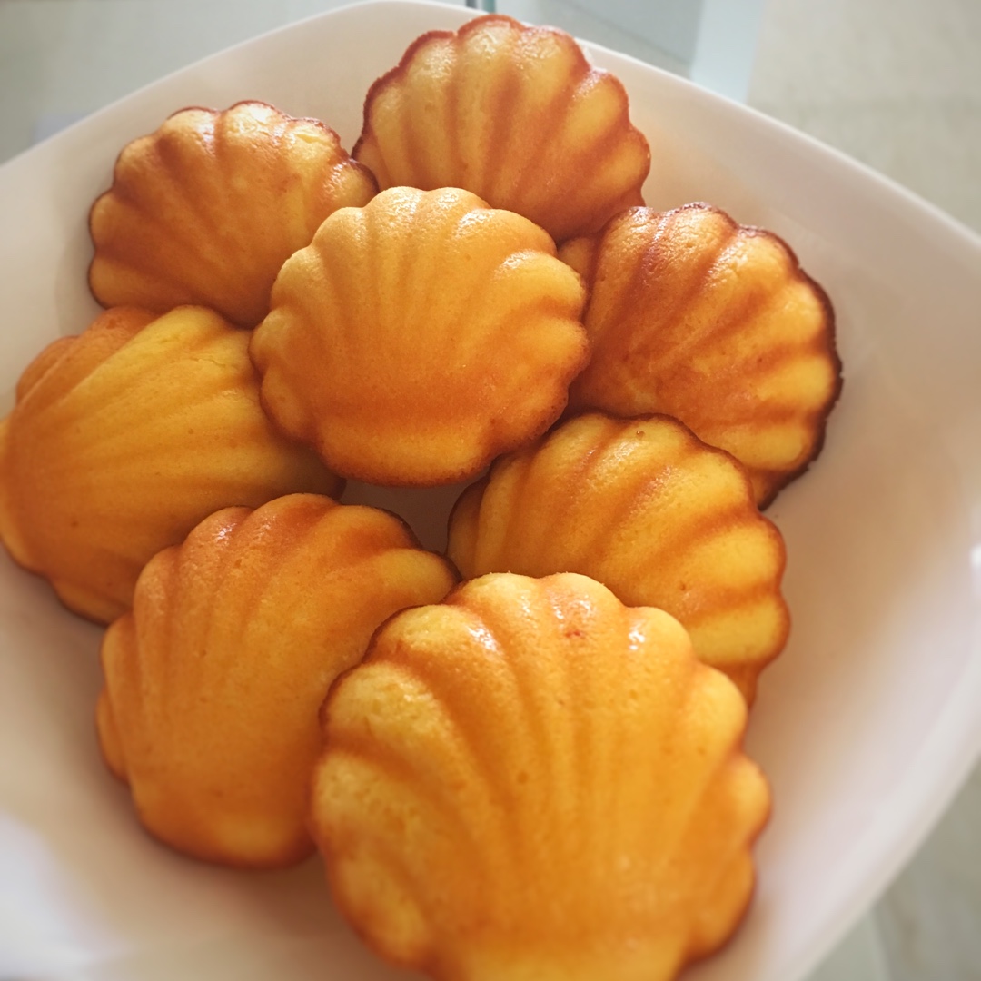 百香果玛德琳蛋糕