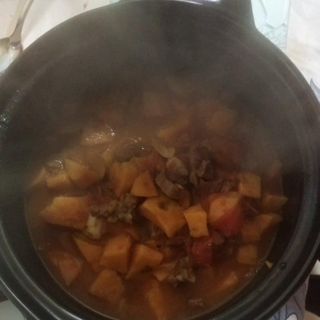 西红柿土豆炖牛肉