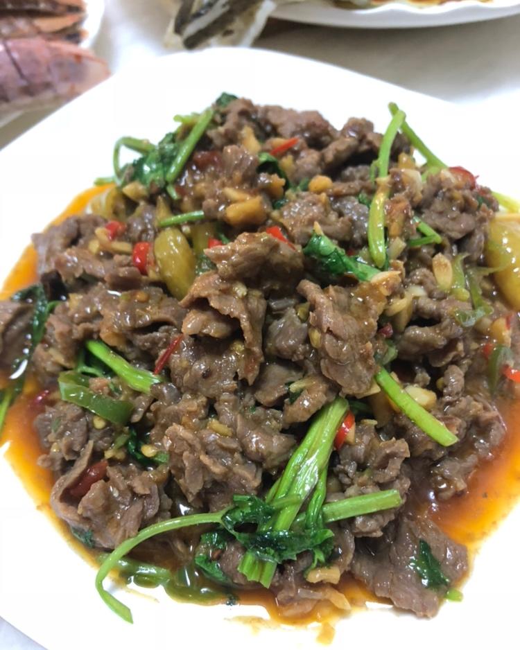 小炒牛肉--简单快手好吃