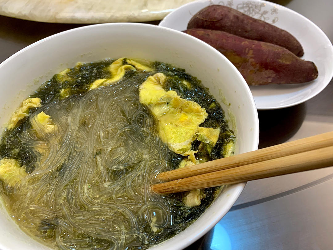汤汁鲜美营养！好吃的清汤紫菜粉丝