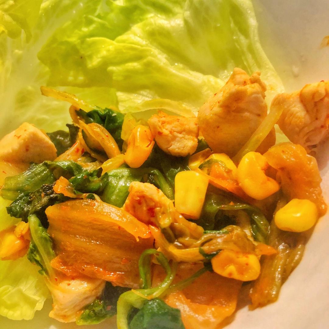 菜包单锅辣白菜玉米鸡肉饭【健康一锅端】