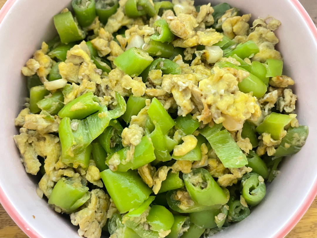 不一样的辣椒炒鸡蛋～下饭神器!
