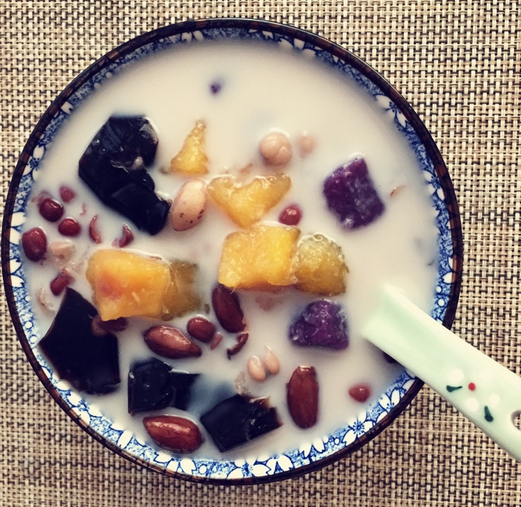 芋圆一号（四色芋圆，花生，薏米，椰奶，蜜豆）