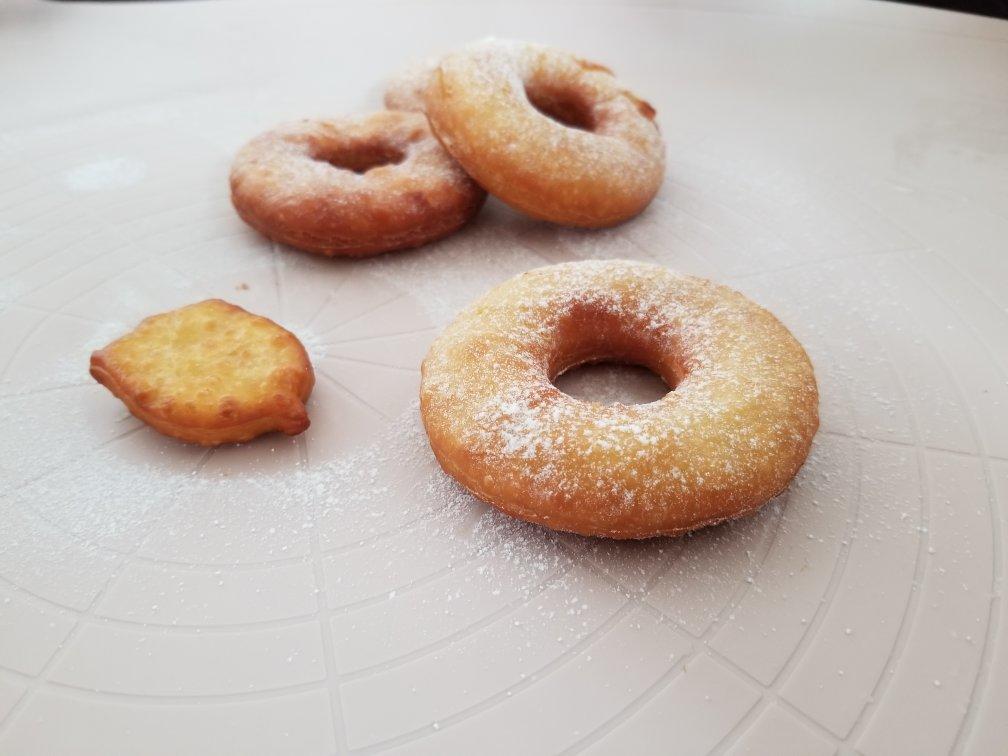 油炸甜甜圈