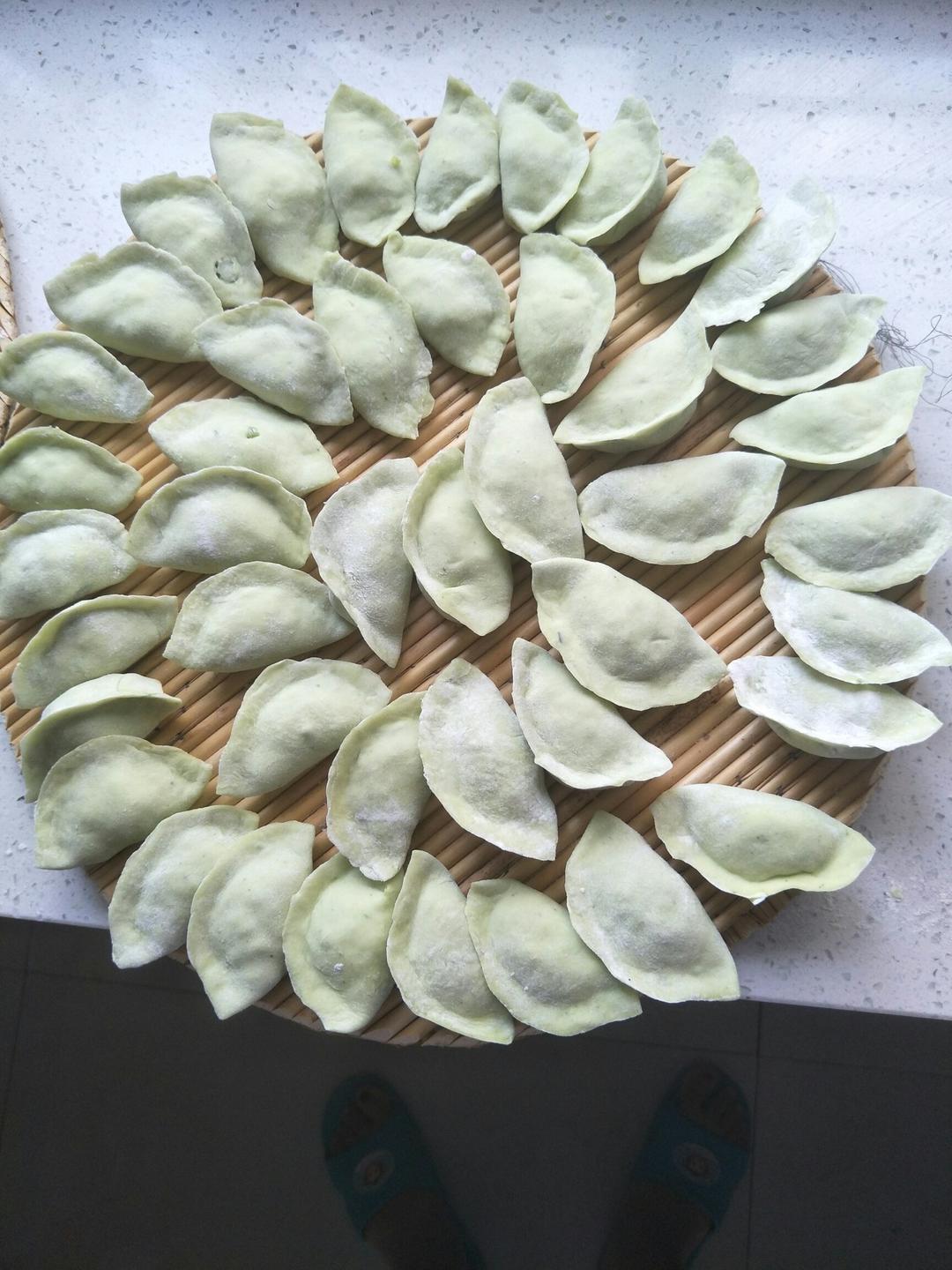 翡翠白玉白菜饺子详细版（附翡翠白玉白菜饺子包法，翡翠白玉饺子皮两种制法，面包机和面，翡翠白玉烧卖，各种馅料搭配）