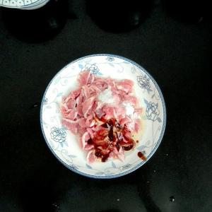 鲜香草菇炒肉片的做法 步骤4