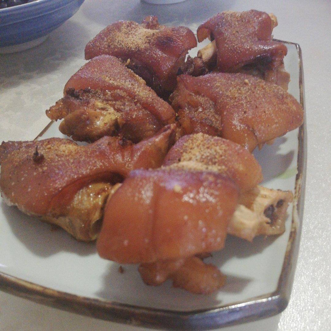 香酥烤猪蹄