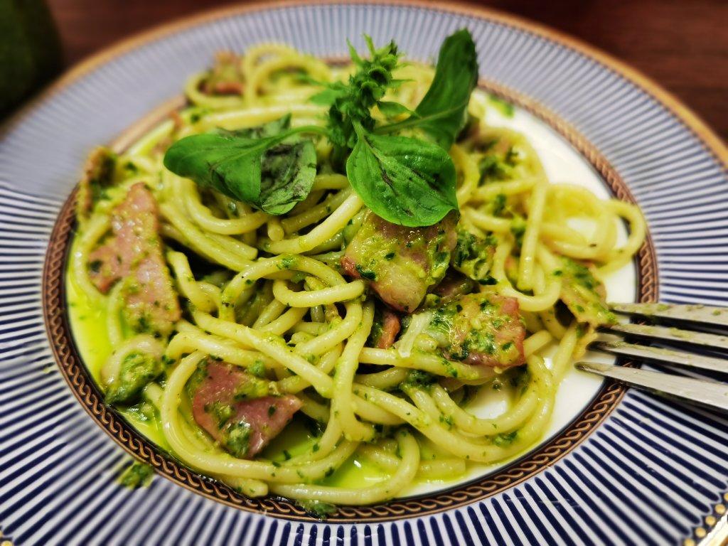 狐狸elsa做的罗勒松子酱意面