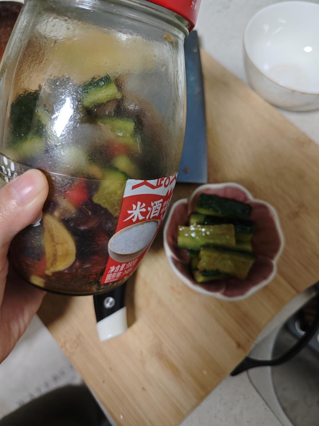 一次成功的腌青瓜，详细配方，酸辣开胃下饭