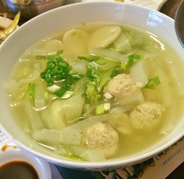 【10分钟系列】白萝卜豆腐圆子汤