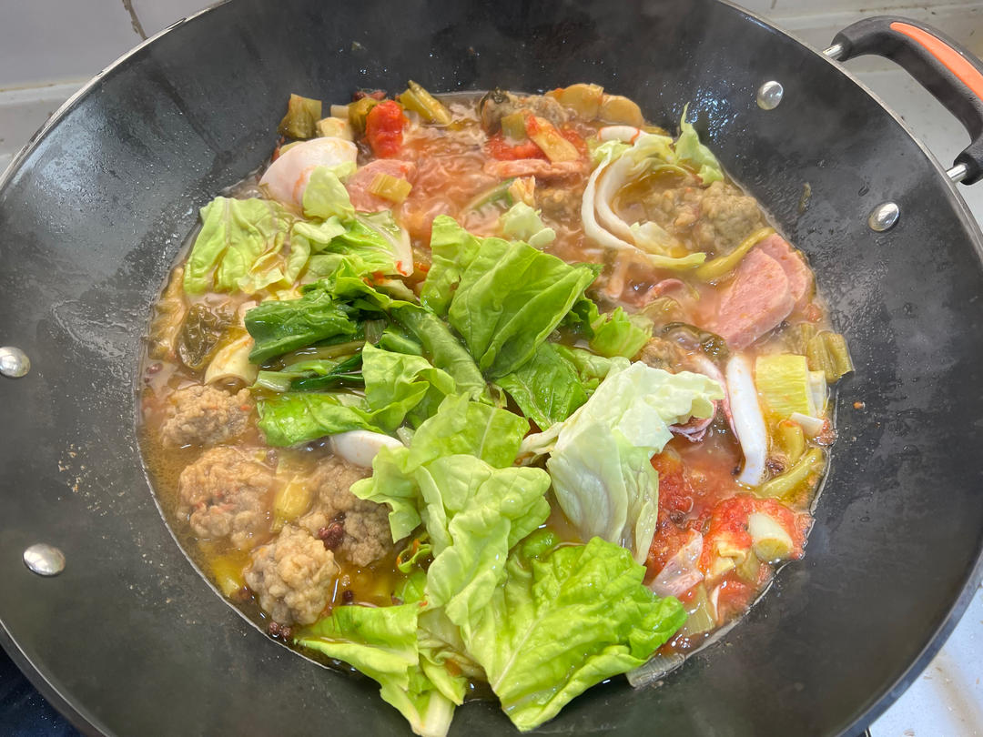 怎么做都好吃-酸菜酥肉豆花