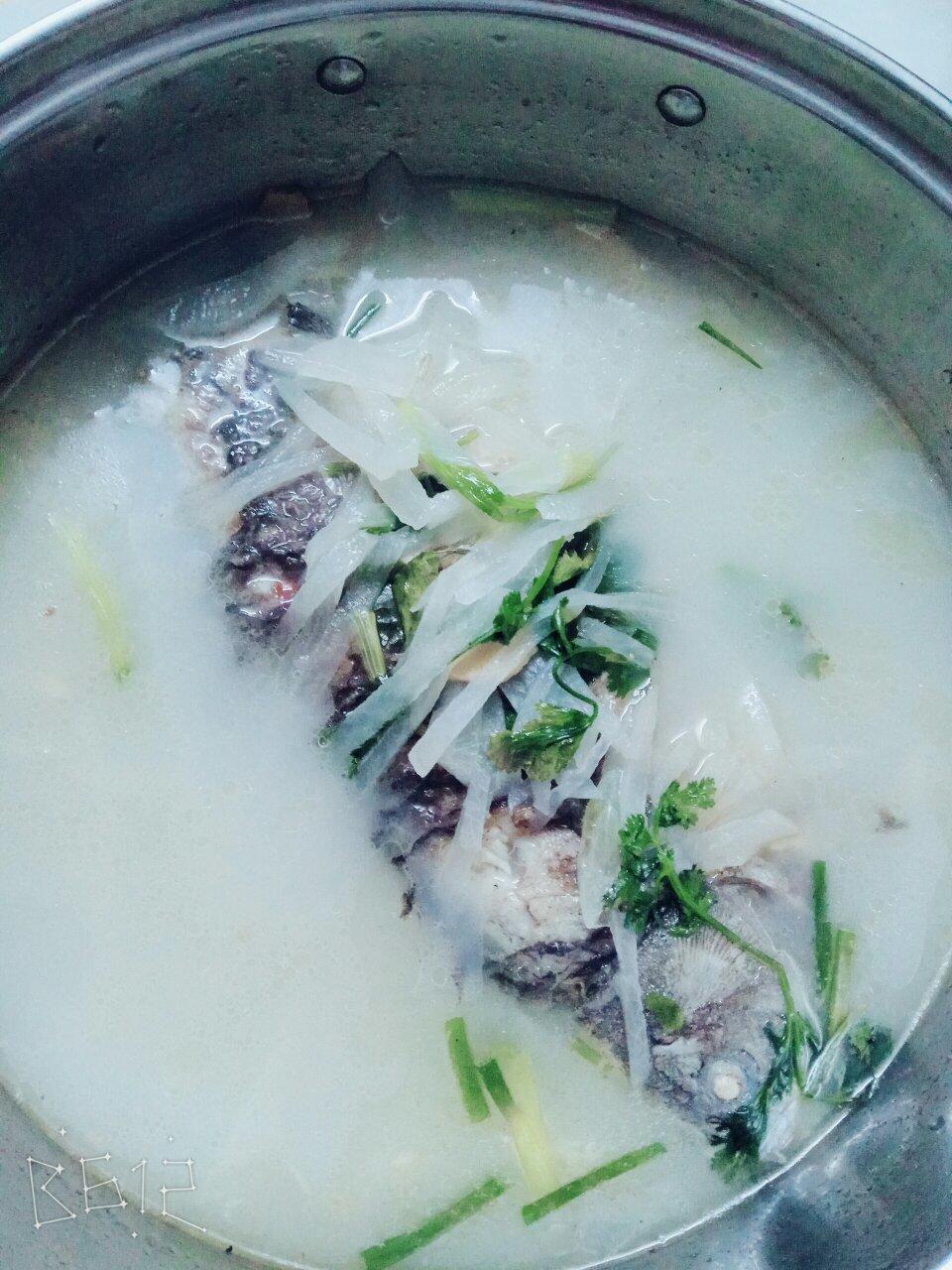 女人汤-鲫鱼萝卜丝汤