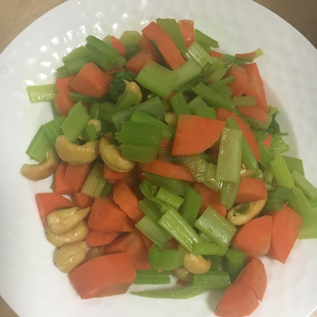 西芹百合炒腰果