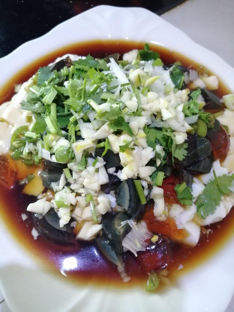 皮蛋拌豆腐