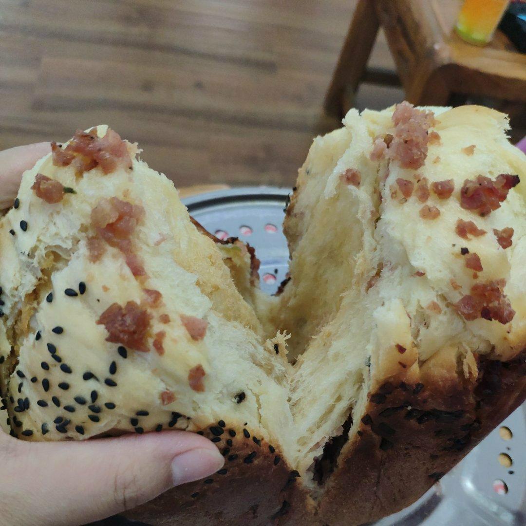 用面包机就可以做出好吃的肉松手撕面包