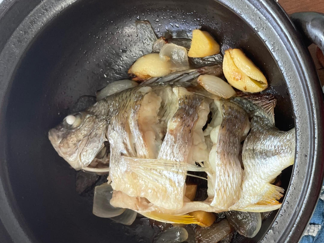 盐焗黄脚立