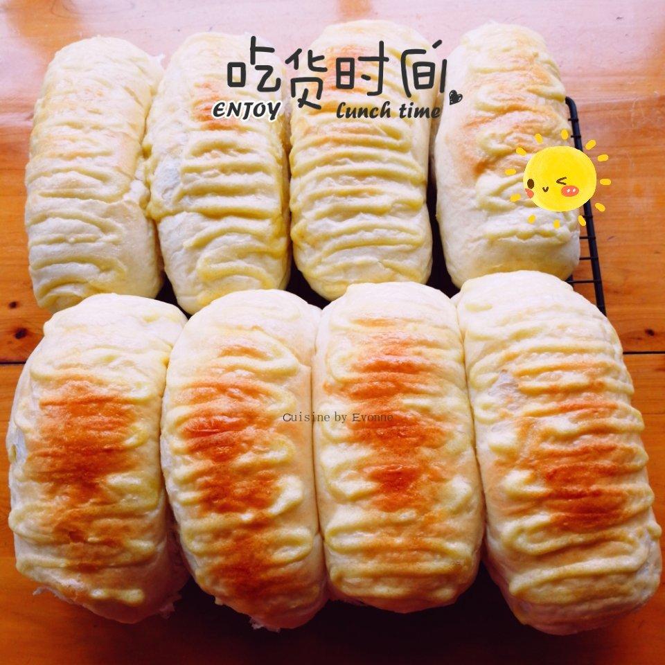 面包房里最受欢迎的毛毛虫面包