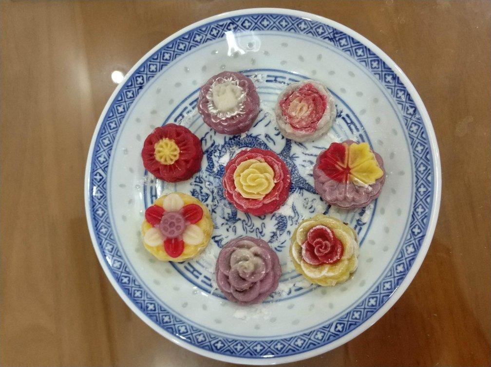 彩色冰皮月饼