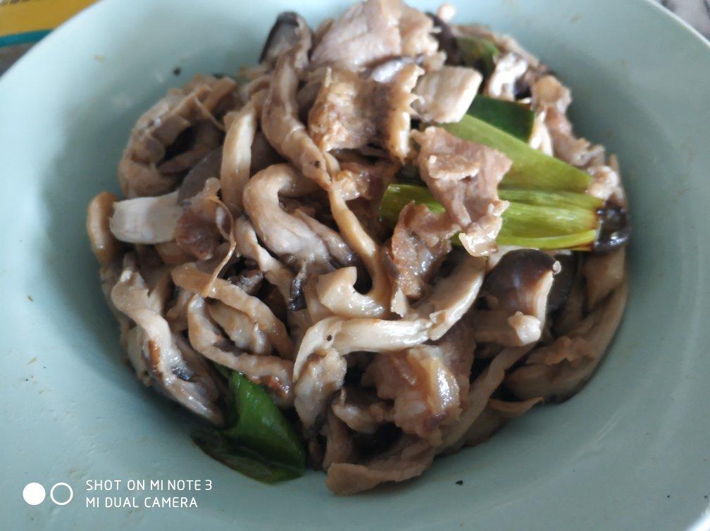 蘑菇炒肉