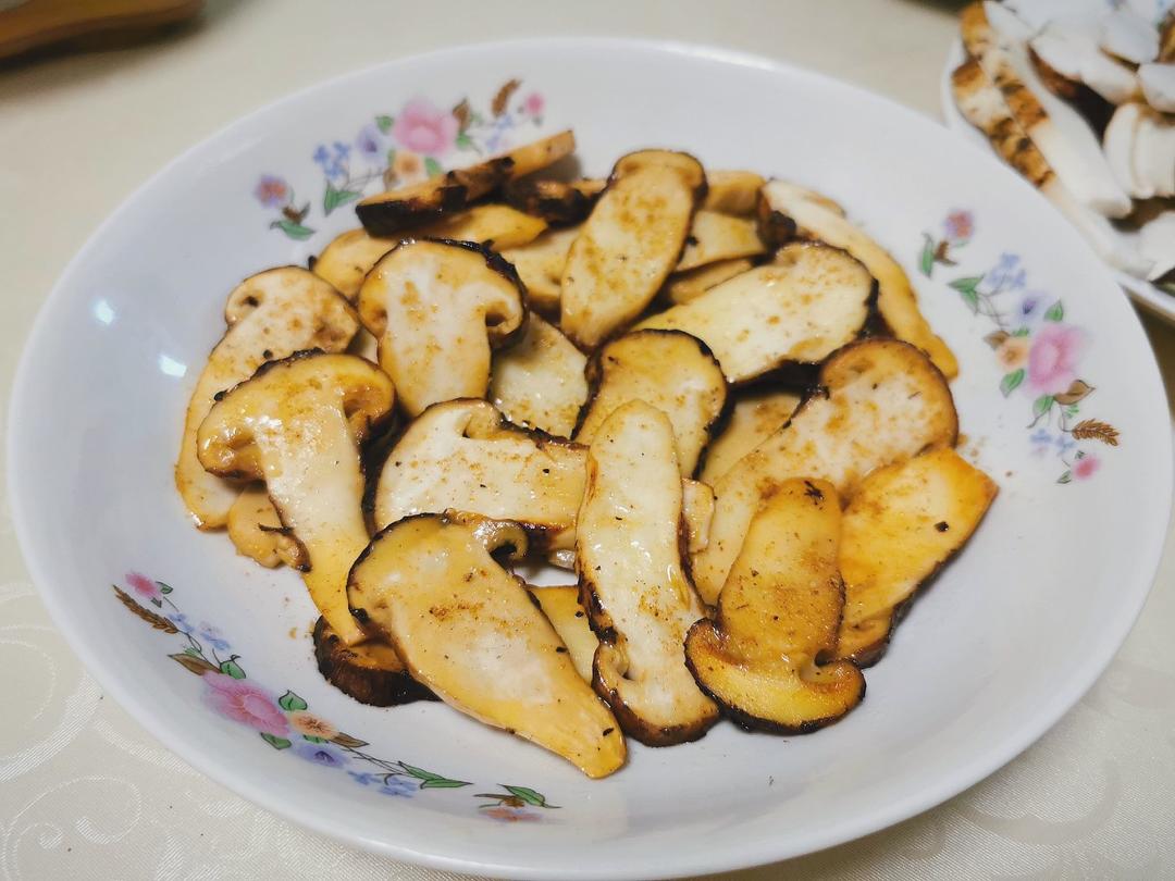 黄油煎松茸