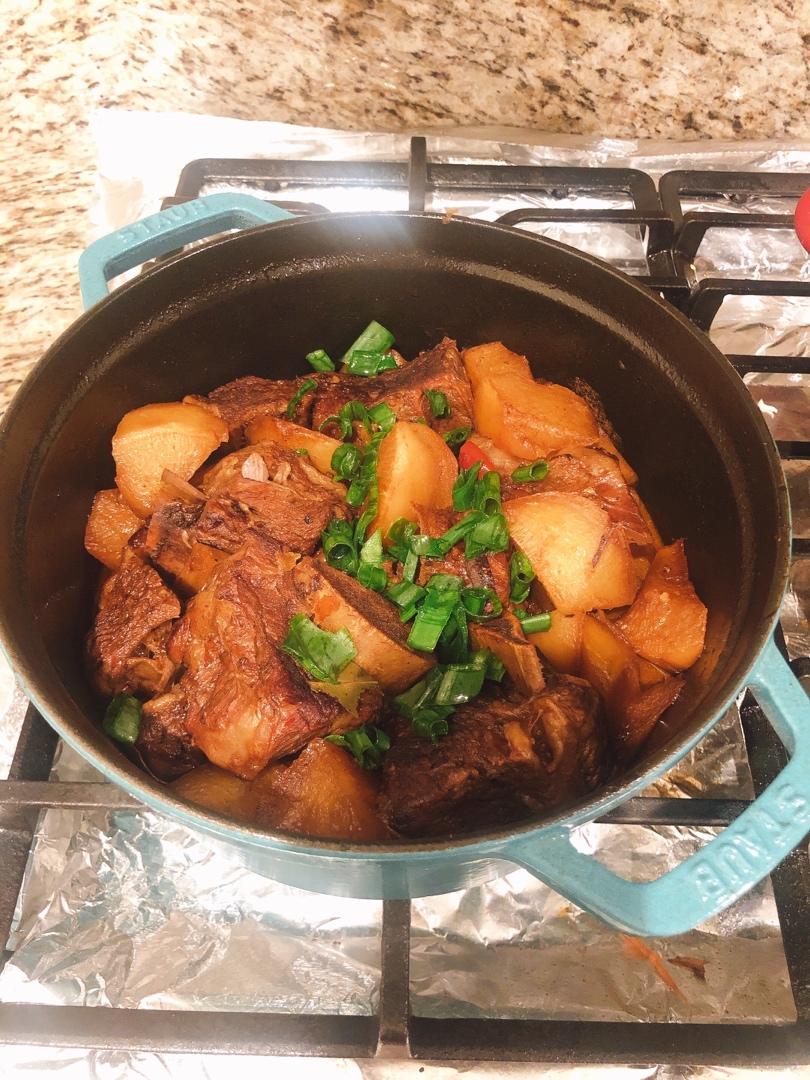 胡萝卜炖牛排骨