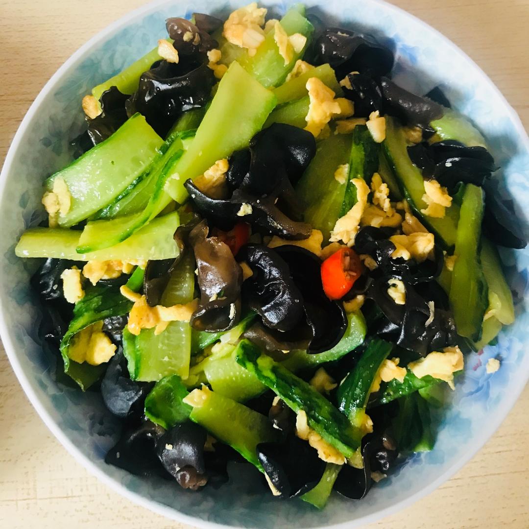 黄瓜木耳炒鸡蛋