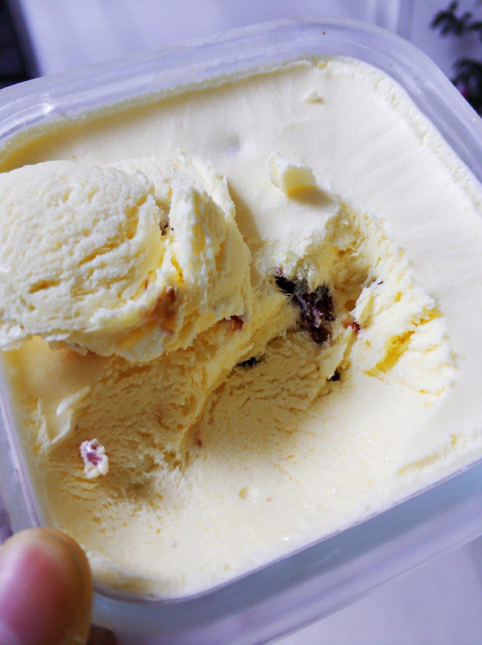 leileihuan做的消耗淡奶油之超级简单的美味冰淇淋(附麦旋风做法)